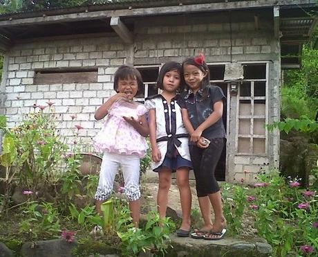Famiglia povera in Sawangan