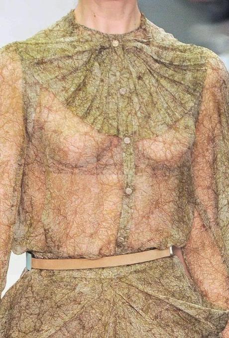 STAMPE, PATTERNS, LAVORAZIONI ED EFFETTI DI SUPERFICIE DALLA SETTIMANA DELLA MODA DI PARIGI (COLLEZIONI DONNA A/I 14/15) / 6 STAMPE, PATTERNS, LAVORAZIONI ED EFFETTI DI SUPERFICIE DALLA SETTIMANA DELLA MODA DI PARIGI (COLLEZIONI DONNA A/I 14/15) / 6