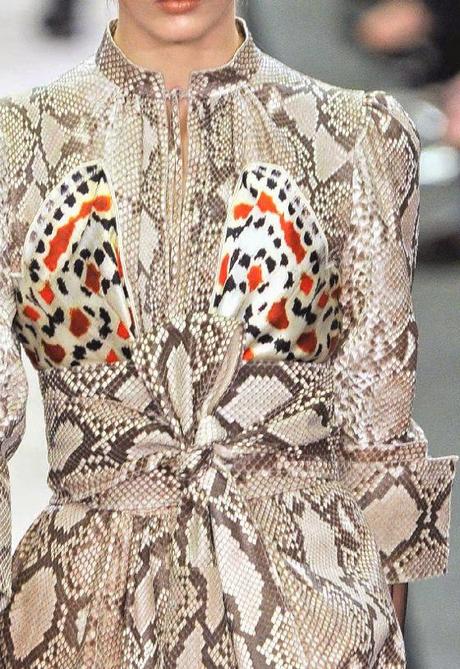 STAMPE, PATTERNS, LAVORAZIONI ED EFFETTI DI SUPERFICIE DALLA SETTIMANA DELLA MODA DI PARIGI (COLLEZIONI DONNA A/I 14/15) / 6 STAMPE, PATTERNS, LAVORAZIONI ED EFFETTI DI SUPERFICIE DALLA SETTIMANA DELLA MODA DI PARIGI (COLLEZIONI DONNA A/I 14/15) / 6