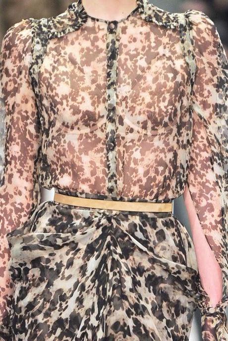 STAMPE, PATTERNS, LAVORAZIONI ED EFFETTI DI SUPERFICIE DALLA SETTIMANA DELLA MODA DI PARIGI (COLLEZIONI DONNA A/I 14/15) / 6 STAMPE, PATTERNS, LAVORAZIONI ED EFFETTI DI SUPERFICIE DALLA SETTIMANA DELLA MODA DI PARIGI (COLLEZIONI DONNA A/I 14/15) / 6