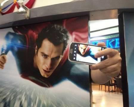 themusik i selfie vip divertenti fun superman Top 20 i selfie più divertenti dei vip
