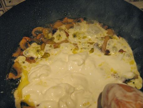 Cepelinai lituani - gli gnocchi di patate ripieni di fegatini di pollo Cepelinai lituani - gli gnocchi di patate ripieni di fegatini di pollo