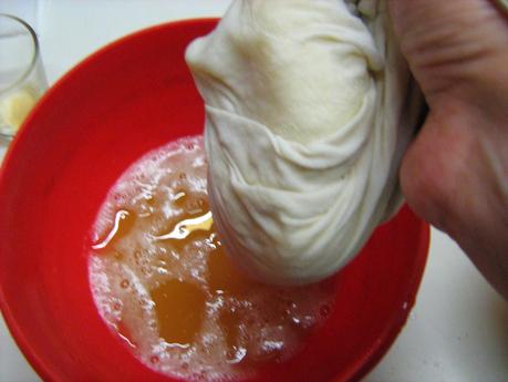 Cepelinai lituani - gli gnocchi di patate ripieni di fegatini di pollo Cepelinai lituani - gli gnocchi di patate ripieni di fegatini di pollo