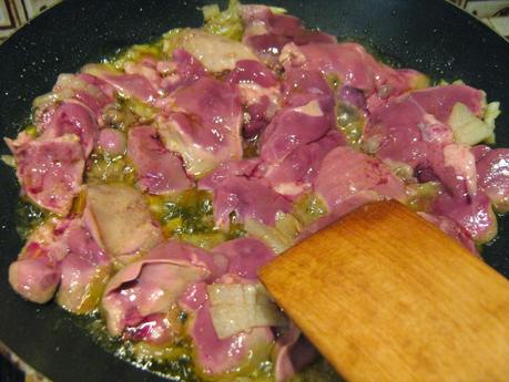 Cepelinai lituani - gli gnocchi di patate ripieni di fegatini di pollo Cepelinai lituani - gli gnocchi di patate ripieni di fegatini di pollo