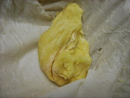 Cepelinai lituani - gli gnocchi di patate ripieni di fegatini di pollo Cepelinai lituani - gli gnocchi di patate ripieni di fegatini di pollo