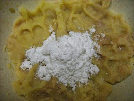 Cepelinai lituani - gli gnocchi di patate ripieni di fegatini di pollo Cepelinai lituani - gli gnocchi di patate ripieni di fegatini di pollo