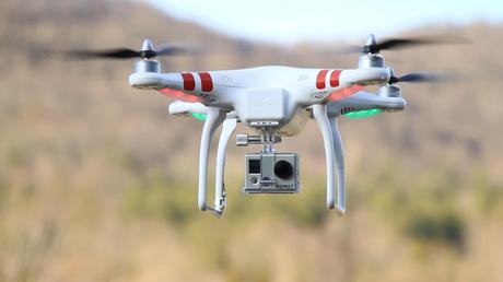 DJI Phantom with GoPro HERO Tutto sui Droni: Come funzionano, quali sono i migliori Droni in circolazione, usi e regolamentazione