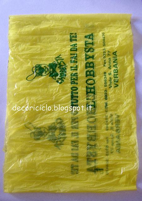 Tutorial per ricavare una fettuccia unica da un sacchetto di plastica tutorial fettuccia da sacchetti di plastica 4