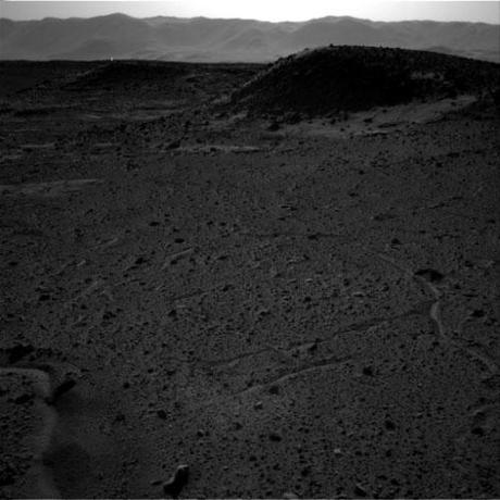 Curiosity NRB_449790582EDR_F0310000NCAM00262M sol 589