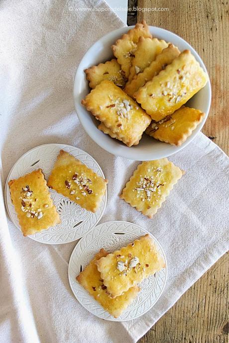 Frollini all'olio d'oliva con arance e mandorle