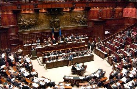 Testo del progetto di legge: comitato di tifosi nei club e tetto massimo del 30% di azioni per un socio