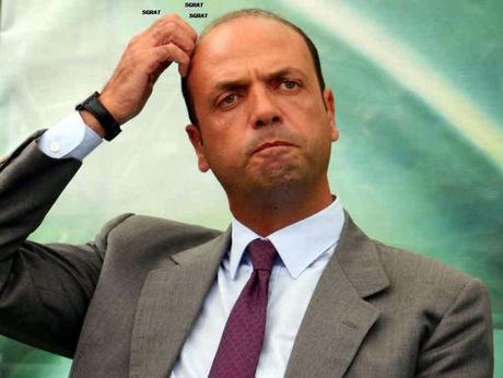 IL M5S CHIEDE LE DIMISSIONI DEL MINISTRO ALFANO PER LA FUGA DI DELL'UTRI ! ! !
