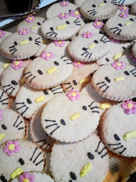 Torta e biscotti Hello Kitty