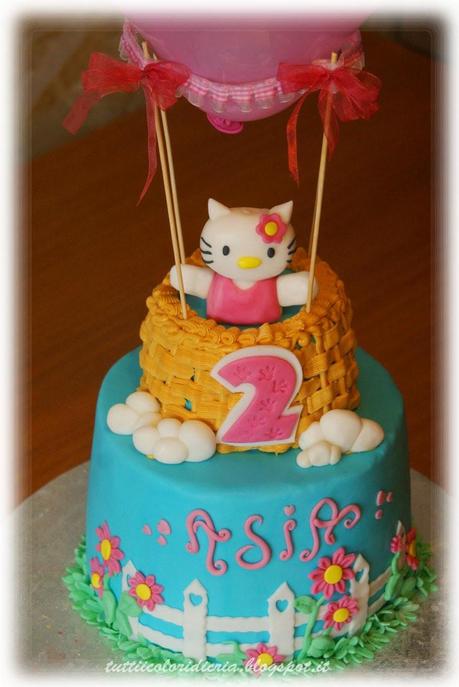 Torta e biscotti Hello Kitty