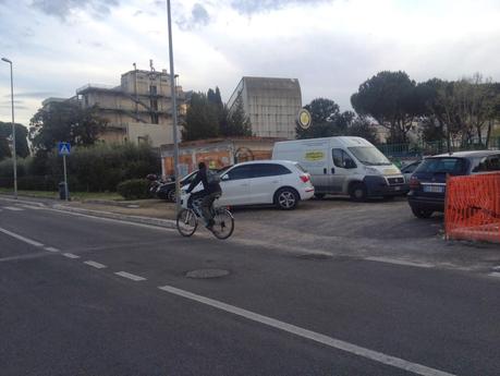 La pista ciclabile di Lungotevere Vittorio Gassman. Una triste storia di prepotenza e incapacità