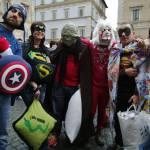 “Pillow Fight”, torna a Roma la guerra dei cuscini (foto)