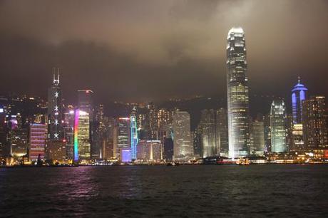 Hong Kong by night. Foto di Marco Restelli/MilleOrienti