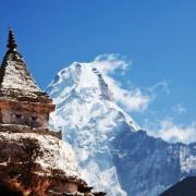 Himalaya: Lago glaciale si scioglie e porta alla luce qualcosa di Terrificante
