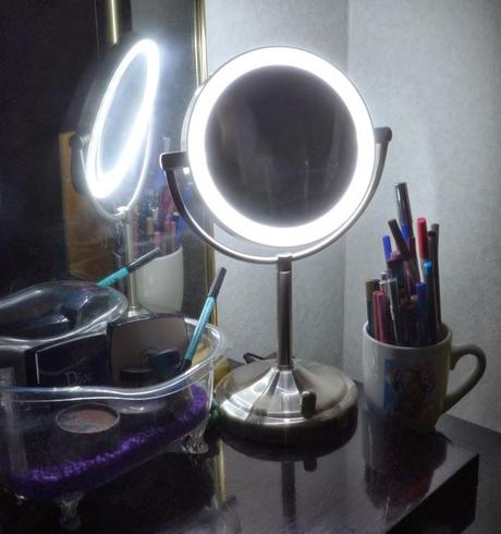 Specchio Illuminato Ingrandente Elle Mcpherson Specchio Illuminato Ingrandente Elle Mcpherson