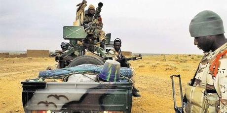 1826061_3_9b42_soldats-maliens-pres-de-gao-le-27-janvier-la_a347f198ad0ef8074133751c30672a37 1826061_3_9b42_soldats-maliens-pres-de-gao-le-27-janvier-la_a347f198ad0ef8074133751c30672a37