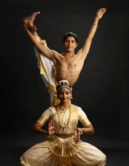 Renjith Babu e Vijna Vasudevan, danzatori di Bharatanatyam