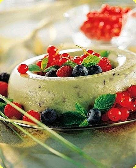 Parfait alla menta con frutti di bosco Parfait alla menta con frutti di bosco