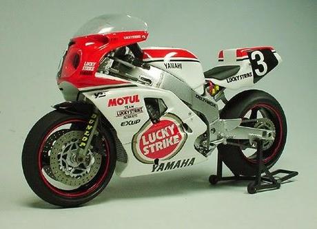 Yamaha YZF 750 8 Hours Suzuka 1988 Team Lucky Strike by K'S Workshop