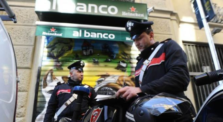 Milano, il Ticinese aspetta ormai il morto: davanti al Bar Banco? bar controllo