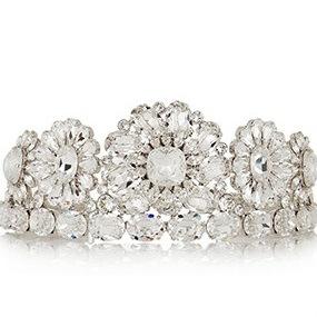 LA SPOSA CON LA TIARA ……. tiara sposa dolce e gabbana