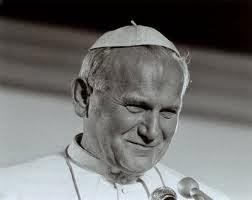 Papa Giovanni Paolo II è stato un Papa amato da tutti. Eg...