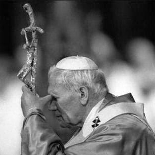Quali sono i miracoli avvenuti grazie a Papa Karol ? Un b...
