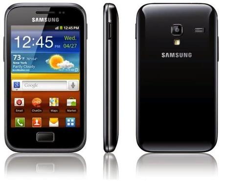 Samsung Galaxy Ace Plus con Kit Kat: meno selfie e più performance