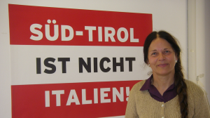 Eva Klotz, è una politica appartenente alla comunità germanofona dell'Alto Adige (lintraprendente.it)