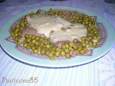 Scaloppine in letto di piselli