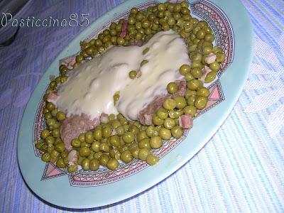 Scaloppine in letto di piselli