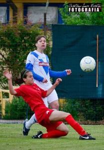 Alice Tortelli con la maglia del Firenze - Gentile concessione dell'Ufficio Stampa dell'A.C.F. Firenze Mattia Martini. Fotografo Cristiano Martini