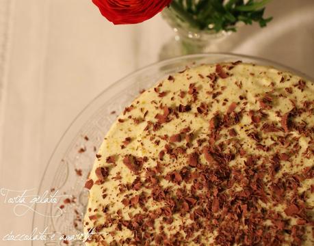 Torta gelato al cioccolato e amaretti