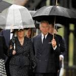Camilla, moglie di Carlo d’Inghilterra, piange al funerale del fratello Mark Camilla Parker Bowles non trattiene le lacrime al funerale del fratello11