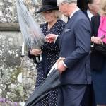 Camilla, moglie di Carlo d’Inghilterra, piange al funerale del fratello Mark Camilla Parker Bowles non trattiene le lacrime al funerale del fratello06