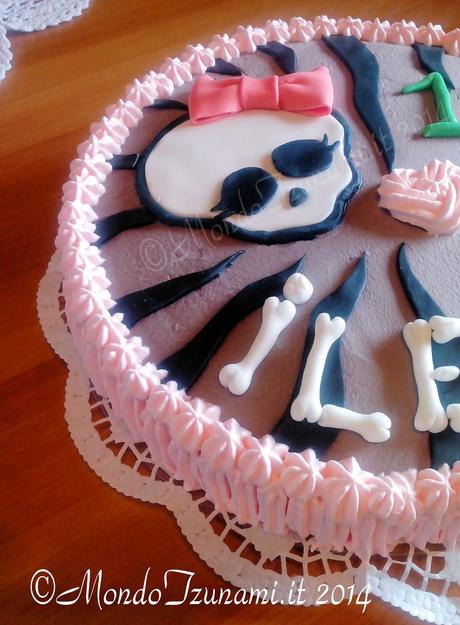 Torta Teschio Monster High...per adolescenti menose....