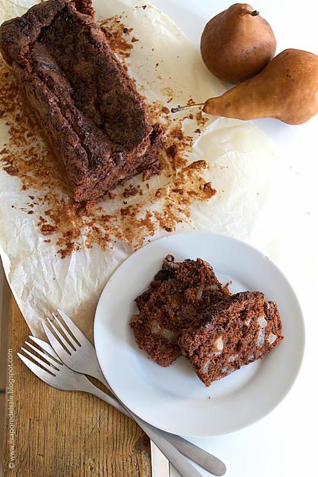 Torta morbida cioccolato, pere e cannella