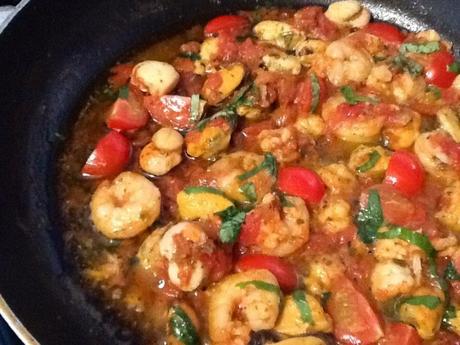 Paccheri ai frutti di mare 20140306-014923.jpg