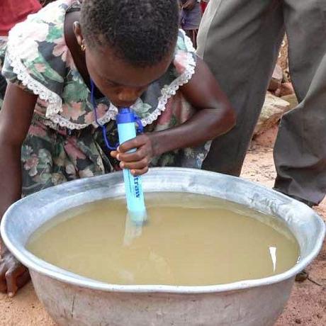 Lifestraw, un filtro d'acqua portatile per tutti