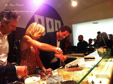 Il Magnum® Pleasure Store apre a Napoli. Sergio Muniz e Maddalena Corvaglia all'inaugurazione