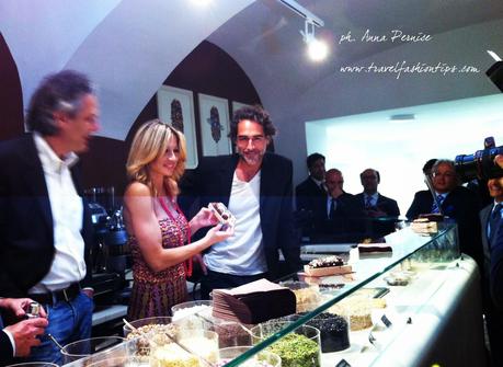 Il Magnum® Pleasure Store apre a Napoli. Sergio Muniz e Maddalena Corvaglia all'inaugurazione