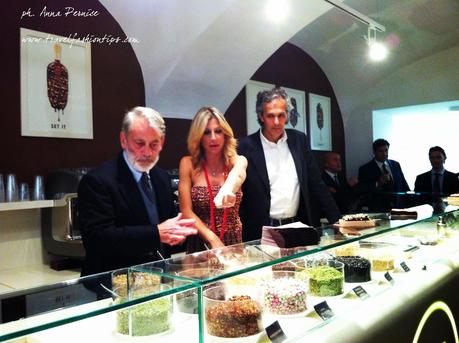 Il Magnum® Pleasure Store apre a Napoli. Sergio Muniz e Maddalena Corvaglia all'inaugurazione