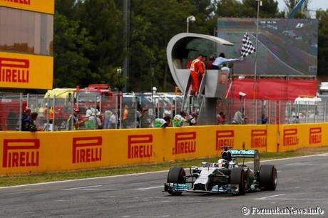 Lewis Hamilton Mercedes F1 W05 Hybrid_2