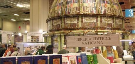 Ministro Giannini al Salone del Libro tra musica, lettura e istruzione