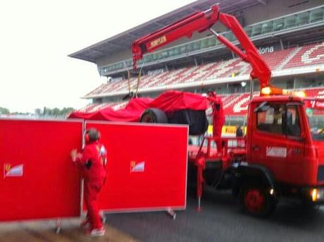 Test Barcellona Day1:Cede il motore sulla Ferrari F14 T di Kimi Raikkonen