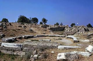 Schliemann, scopritore della città di Troia, è padre dell'archeologia, o della fantarcheologia?